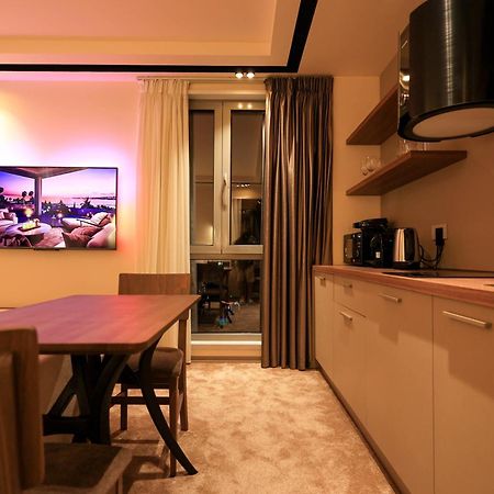 Deha Rooms & Apartments Тирана Экстерьер фото