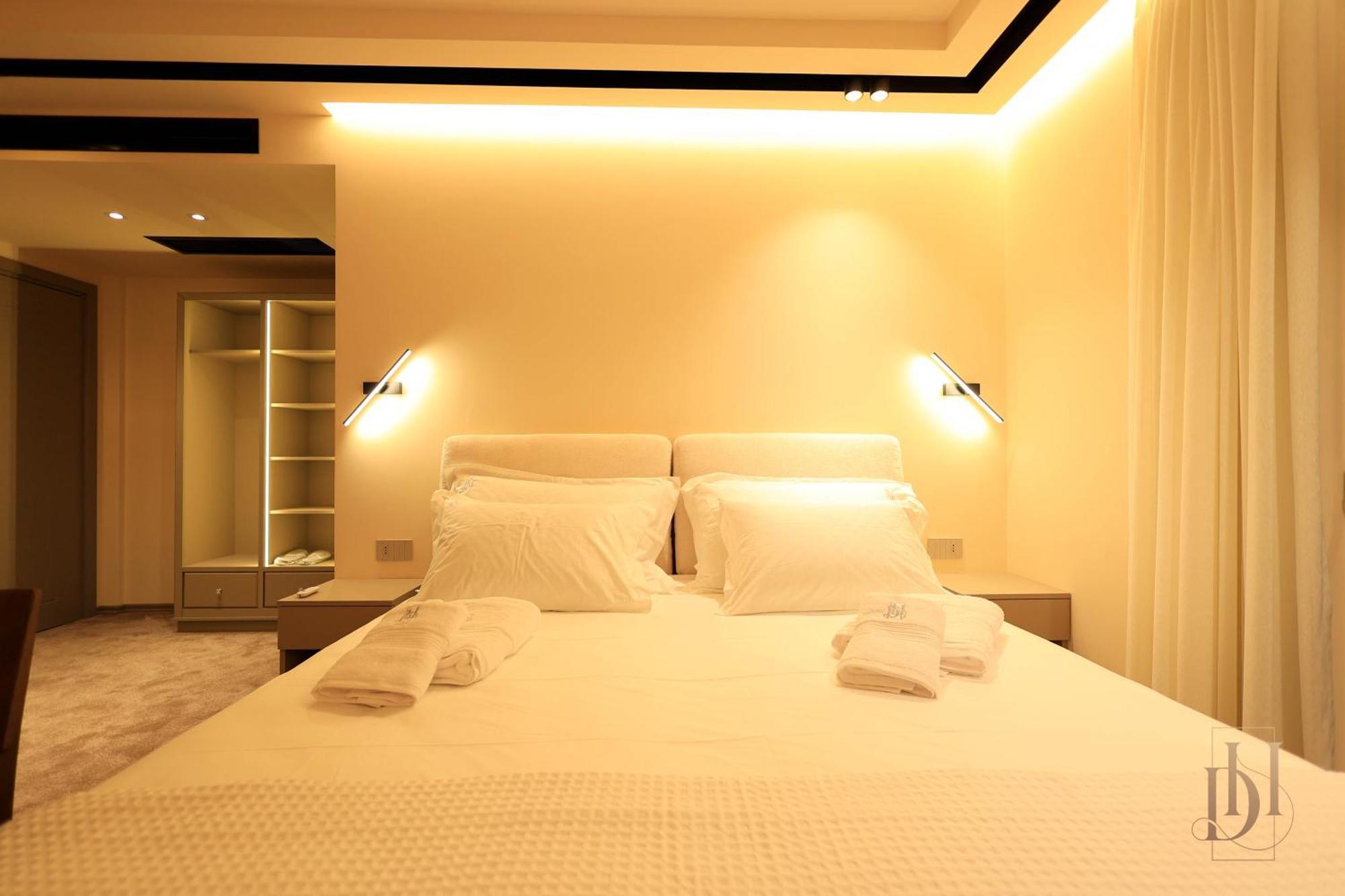 Deha Rooms & Apartments Тирана Экстерьер фото