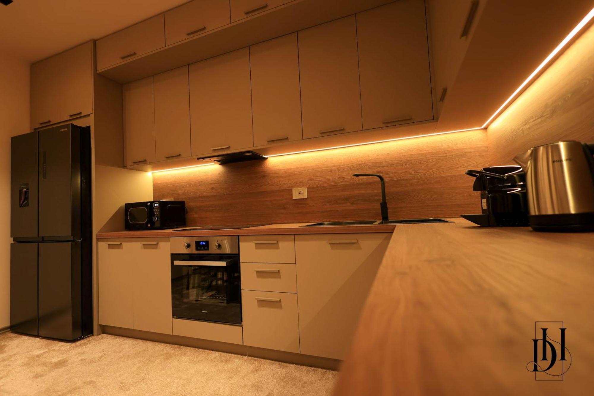 Deha Rooms & Apartments Тирана Экстерьер фото